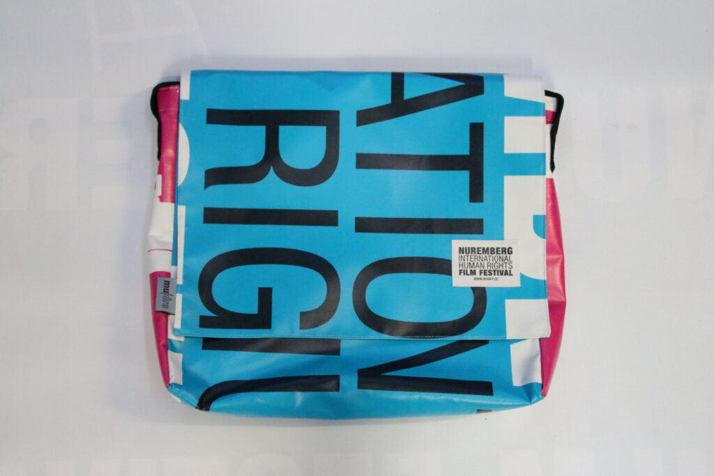 NIHRFF Upcycling Messenger Bag 02 cyan/pink