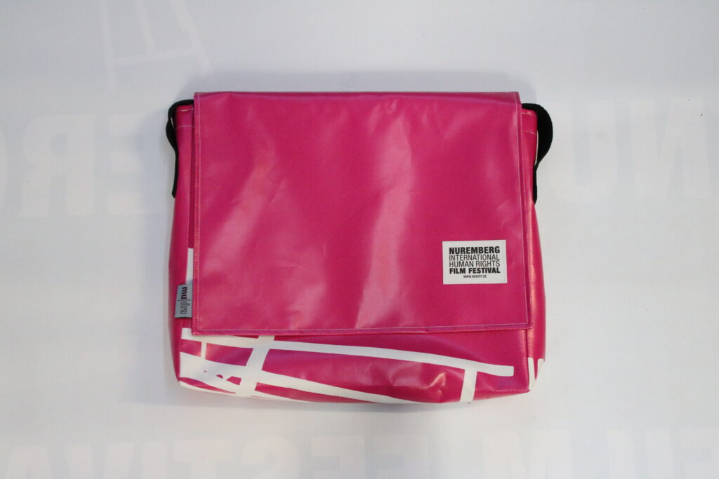 NIHRFF Upcycling Messenger Bag 01 pink
