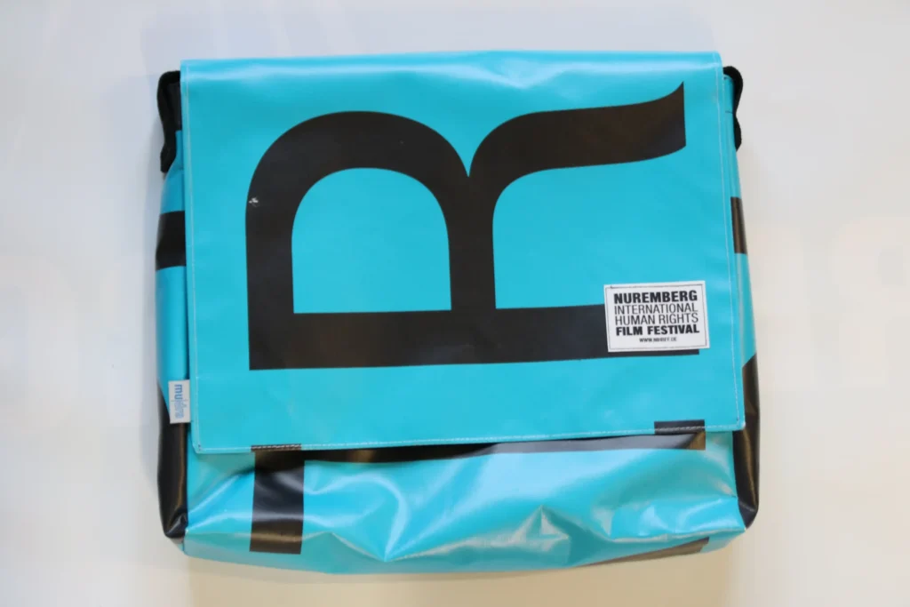 NIHRFF Upcycling Umhängetasche 04 Cyan / Schwarz