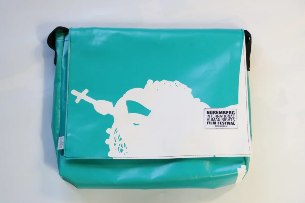 NIHRFF Upcycling Umhängetasche 01 Türkis / Schwarz